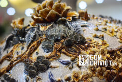 Bình hút tài lộc bát mã truy phong đắp nổi men rạn