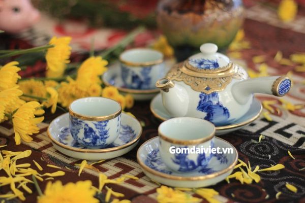 ấm chén men lam cổ chuôi quai