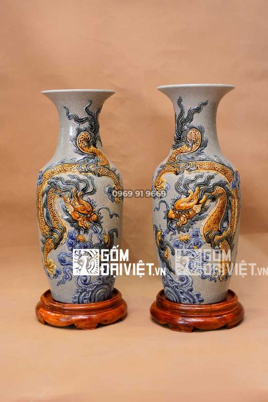 lộc bình rồng đắp nổi