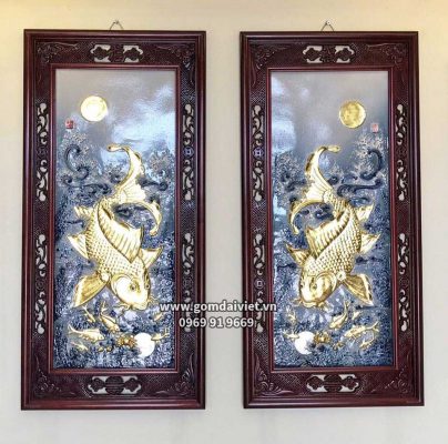 tranh gốm Bát Tràng cá chép ngắm trăng