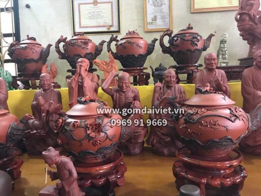 Ấm tử sa đắp nổi Bát Tràng