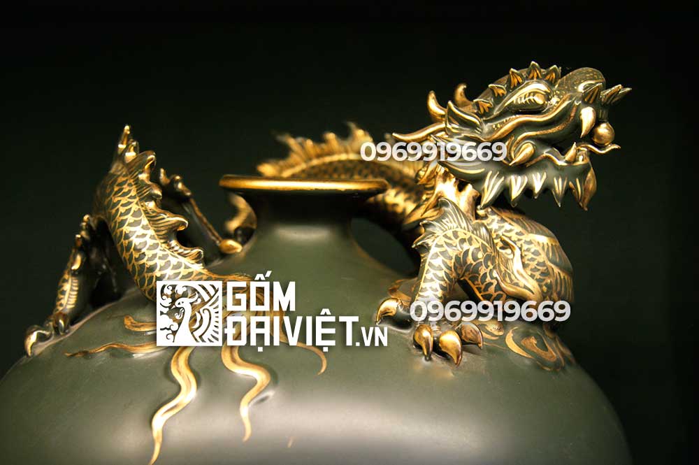 Bình hút tài lộc rồng đắp nổi vẽ vàng kim màu đen