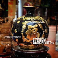 bình hút tài lộc đắp nổi heo dát vàng 24K màu đen