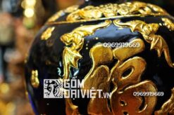 bình hút tài lộc đắp nổi heo dát vàng 24K màu đen