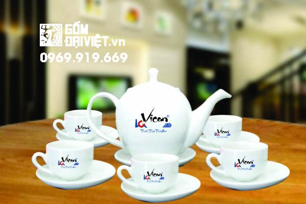 Ấm chén pha trà - đồ vật không thể thiếu trong mọi gia đình