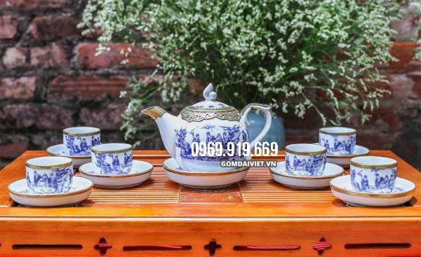 Sự sang trọng của ấm pha trà bọc đồng