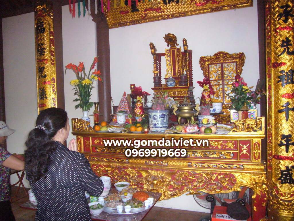 lễ lạc cúng thay bàn thờ mới