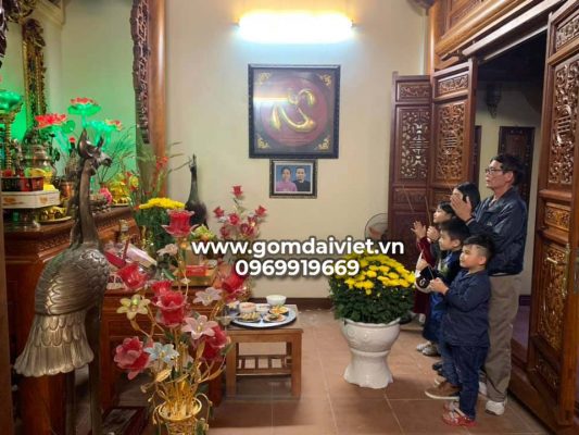 lễ lạc cúng thay bàn thờ mới