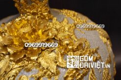 Bình hút tài lộc tùng hạc diên niên đắp nổi dát vàng Bát Tràng