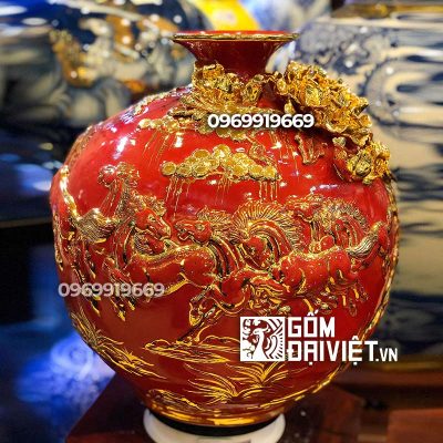 Bình hút tài lộc mã đào thành công vẽ vàng mệnh hỏa màu đỏ Bát Tràng