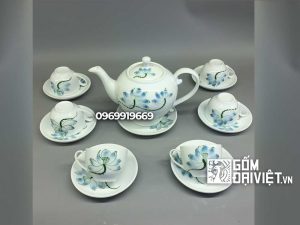Bộ ấm chén men trắng khử vẽ sen xanh dáng bưởi