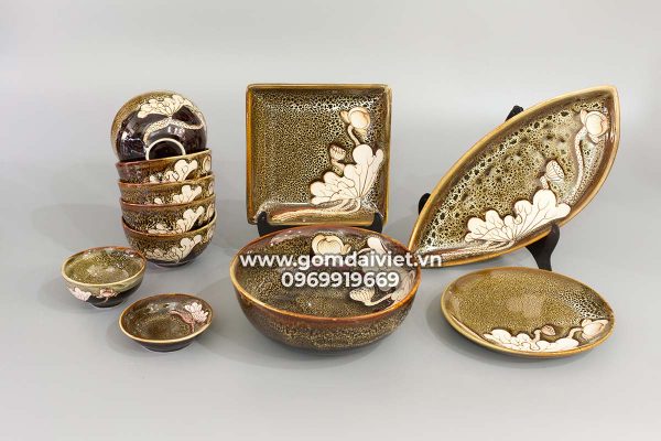 bộ bát đĩa Bát Tràng cao cấp trong nhà hàng