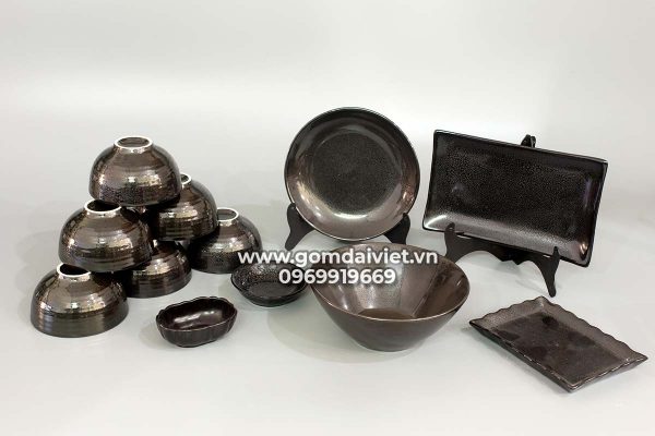 bộ bát đĩa Bát Tràng cao cấp trong nhà hàng