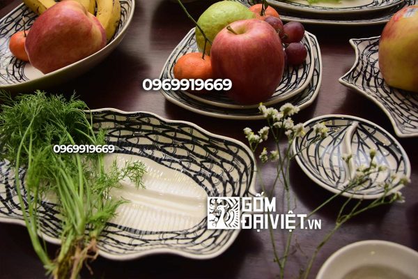 Bộ bát đĩa bát tràng quan sát kỹ