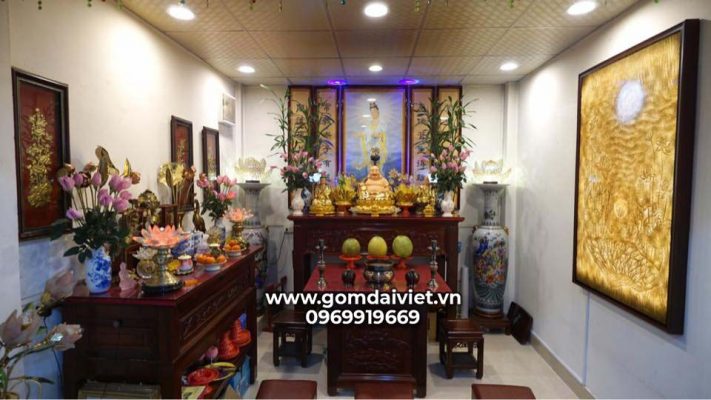 Tìm hiểu cách bài trí bàn thờ Phật đúng chuẩn - Gốm Đại Việt