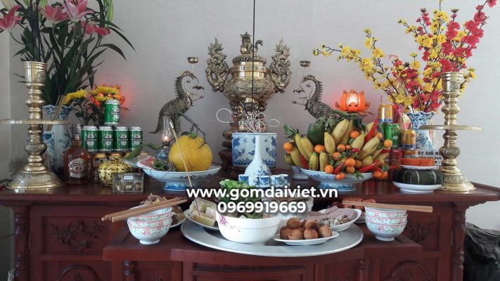 Đặt bát hương trước hay sau mâm ngũ quả