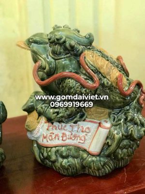 đặt Cóc ngậm tiền trên bàn thờ Thần tài