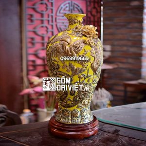 Bình gốm phong thủy mai bình chim công vẽ vàng màu vàng