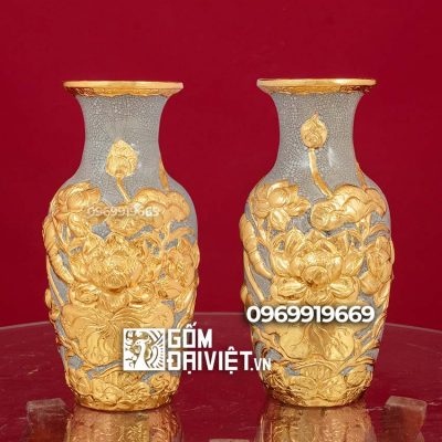 Lộc bình sen dát vàng đắp nổi
