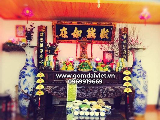 Cách đặt lộc bình trên bàn thờ và trong phòng thờ
