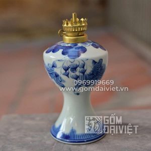 Đèn dầu bàn thờ vai vuông lùn vẽ sen men lam 20cm