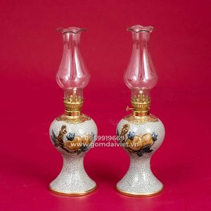 Đèn dầu bàn thờ váy tròn men rạn đắp nổi hình đào 20cm