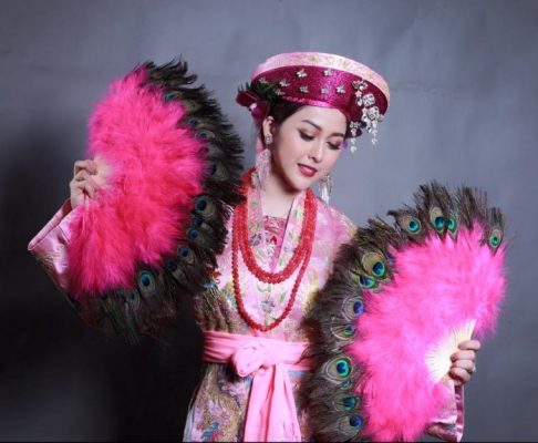 Chầu hát văn cô Chín