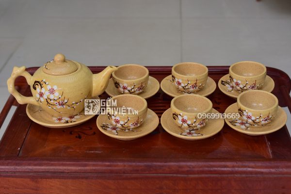 Ấm chén men vàng tiêu Bát Tràng quà tặng sếp nữ