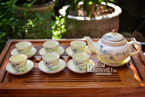 Bộ ấm chén men kem cao cấp Bát Tràng quà tặng sinh nhật sếp nữ