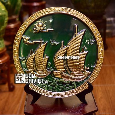 Đĩa sứ dát vàng men ngọc lục bảo thuận buồm xuôi gió quà tặng tết cho sếp