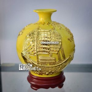 Bình hút lộc thuận buồm xuôi gió dát vàng men đỏ Bát Tràng 22cm