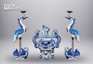 Bộ đỉnh hạc tam sự gốm sứ men lam đắp nổi Bát Tràng 55cm