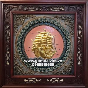 Tranh sứ Bát Tràng đắp nổi thuận buồm xuôi gió dát vàng gỗ gụ 50cm