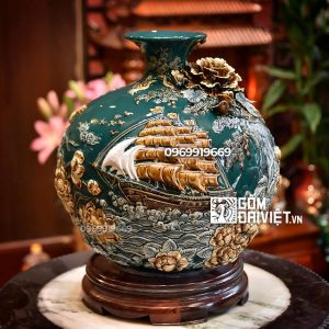 Bình hút tài lộc Bát Tràng - Thuận Buồm Xuôi Gió - đắp nổi men xanh cổ vịt 35cm