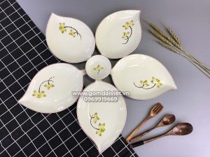 Set bát đĩa Lá Xoài vẽ hoa sen vàng Bát Tràng