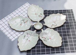 Set đồ ăn 5 đĩa lá sâu men kem vẽ hoa đào hồng xếp cánh hoa