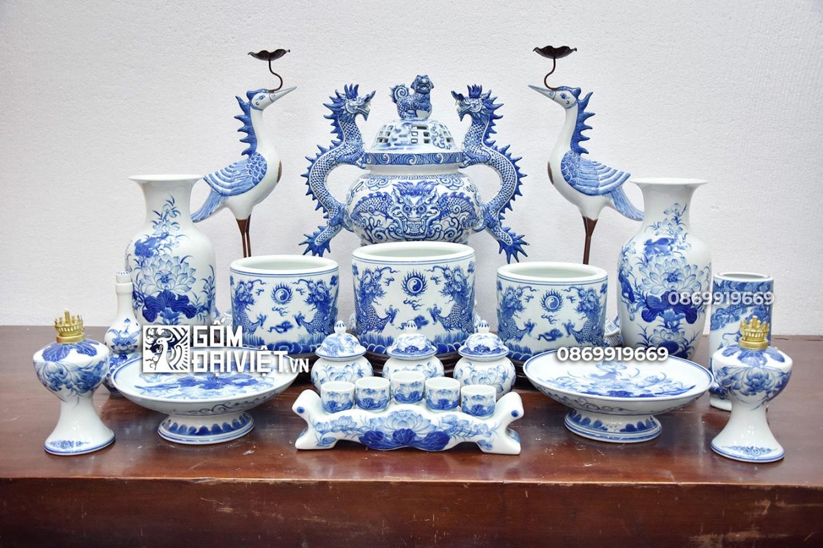 Bộ đồ thờ men lam gốm sứ cả đỉnh hạc Bát Tràng