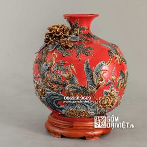 Bình gốm hút tài lộc tùng hạc diên niên màu đỏ mệnh hỏa 35cm