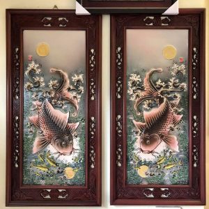 Tranh khung gỗ gụ cá chép men