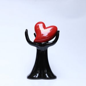 Bình hoa trang trí nghệ thuật trái tim ĐanKô