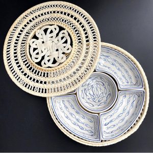 Khay mứt mây vẽ cá đàn màu tràm cổ
