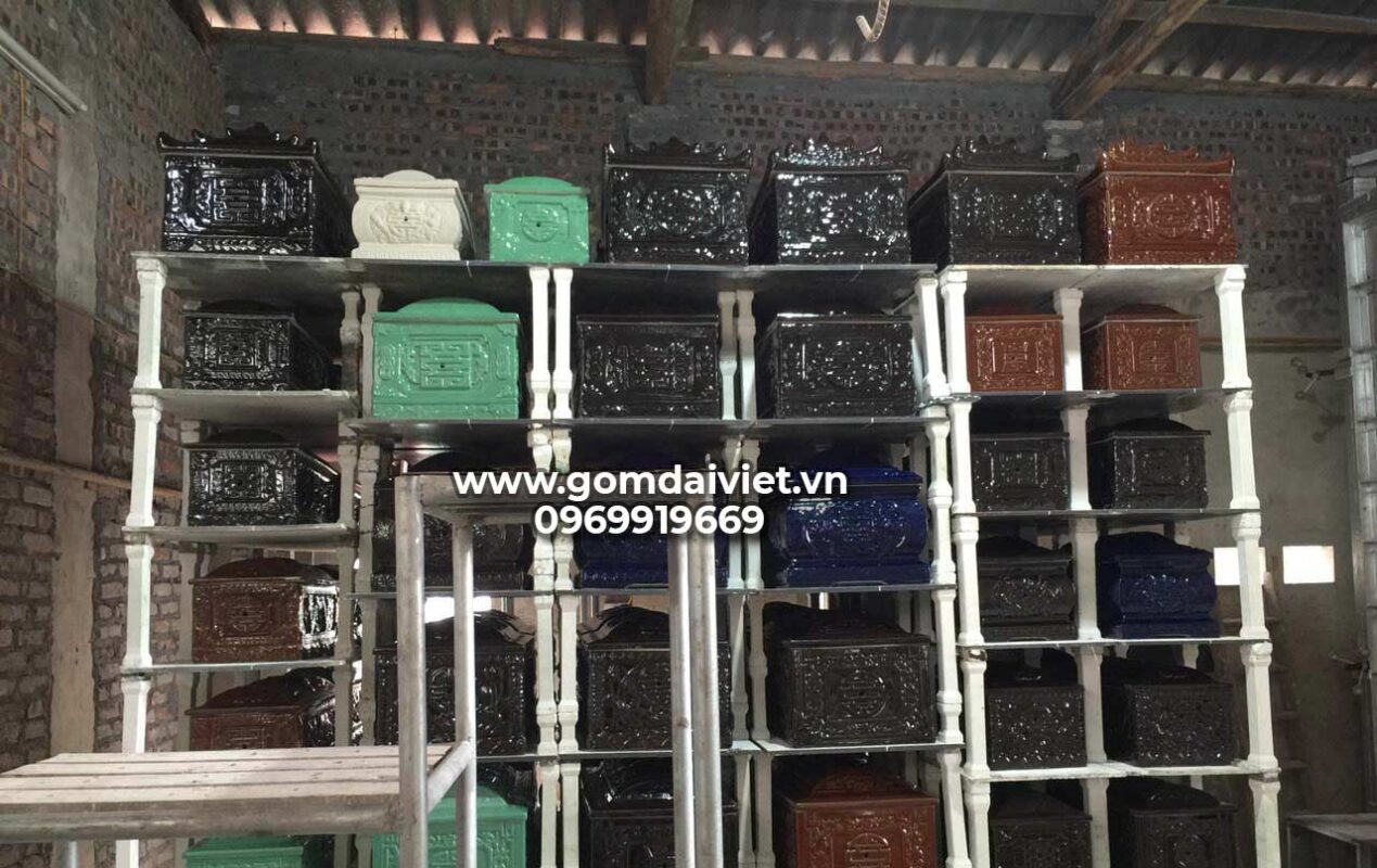 Nên Dùng Tiểu Sành Hay Tiểu Sứ