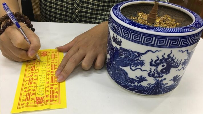 nên bỏ gì trong bát hương