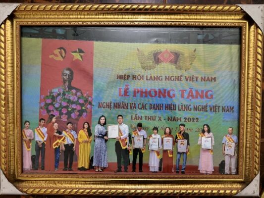 Hình ảnh được nhận danh hiệu của Nguyễn Anh Tuấn