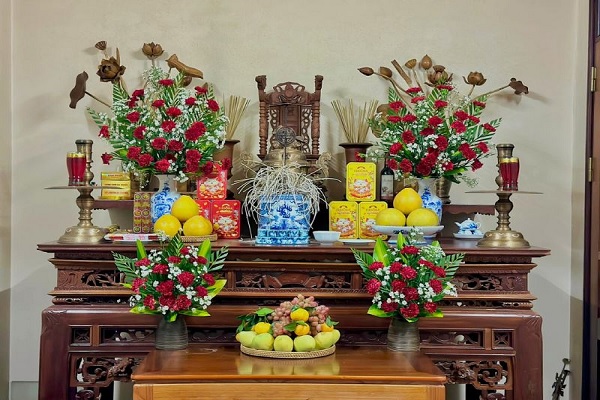 Ban Tho Gia Tien Dung Phong Thuy