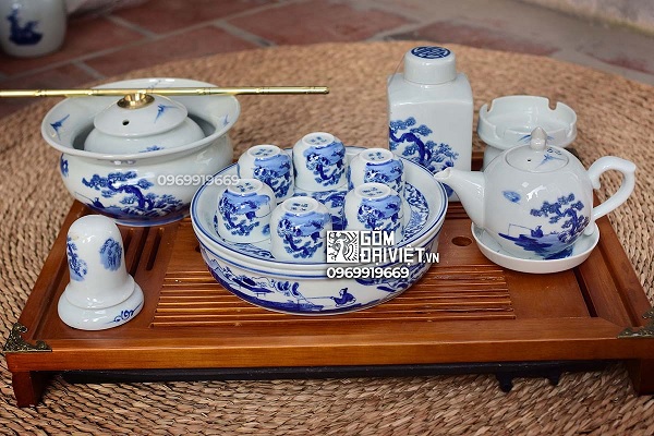 Am Chen Bat Trang Dung Lau Ngay Bi Bam O Vang Thi Lau Rua Bang Gi Cho Sach 2059