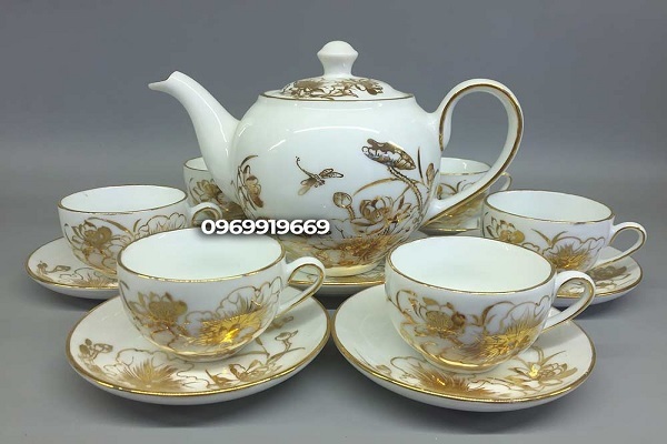 Nen Chon Hoa Tiet Am Chen Nao Lam Qua Ky Niem Ngay Cuoi Bac Vang Cho Bo Me 6117